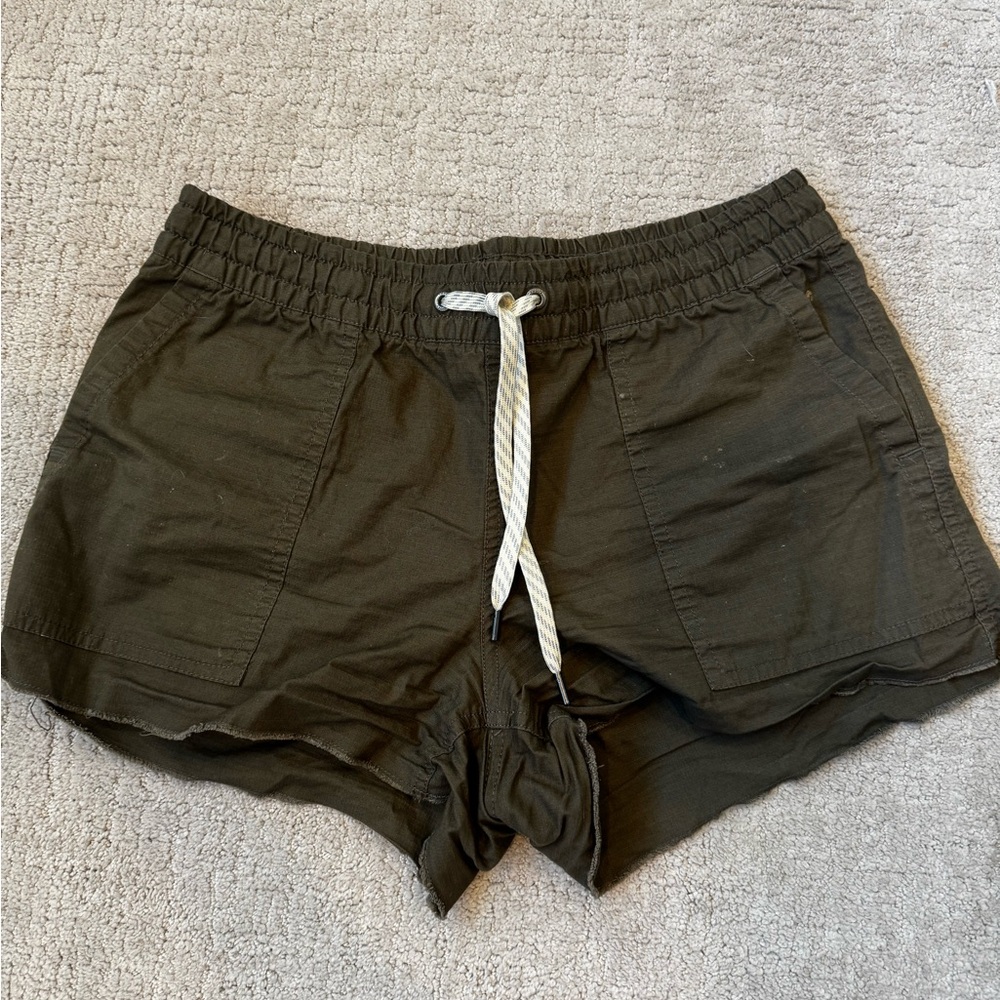 Vuori Olive Drawstring Everyday Athletic Shorts